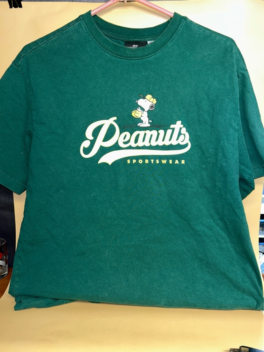 Peanuts Sportswear Green H&M Relaxed Fit Snoopy Playing Baseball Shirt Sz S